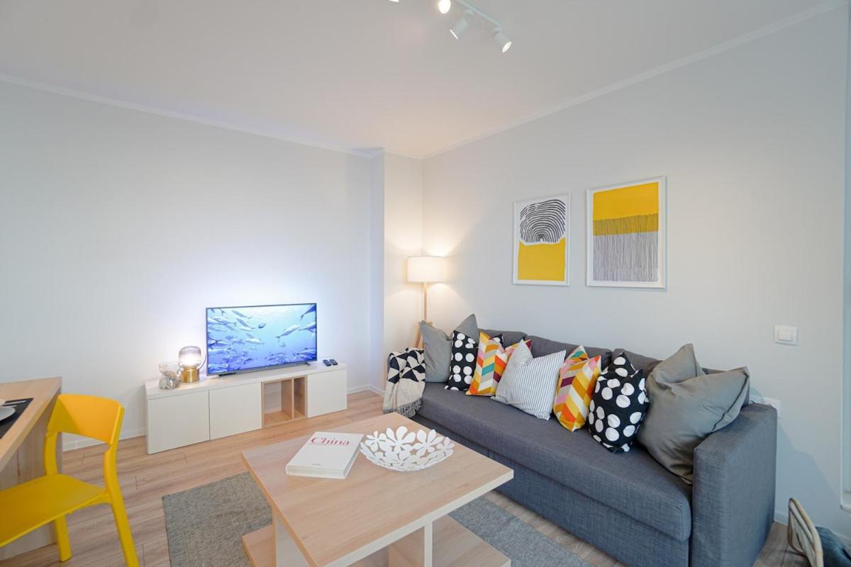 Apartment Scandinavian Airy In Business Area & Airport *
